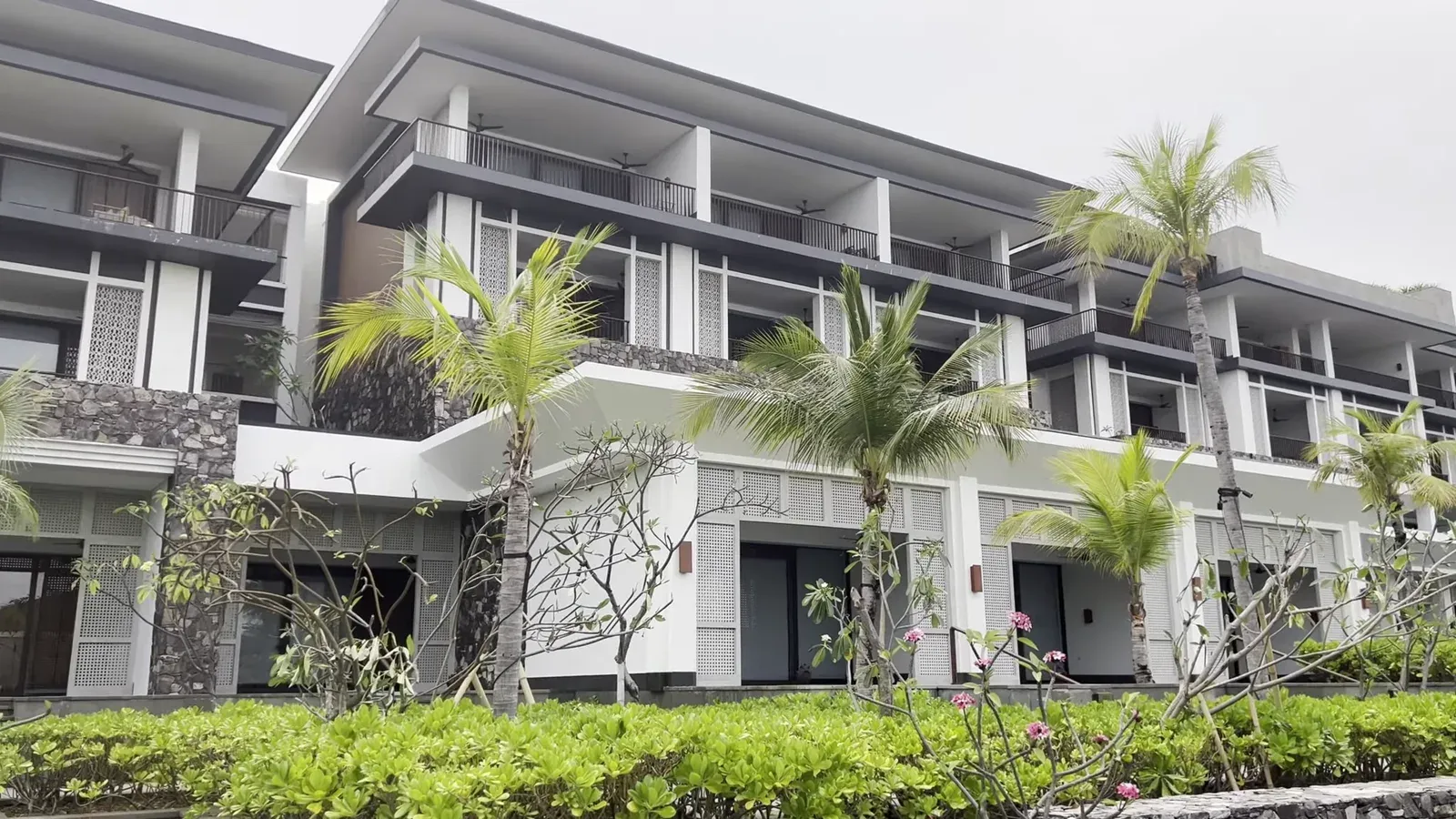 The main suite building at The Sira Lombok, seen from the gardens